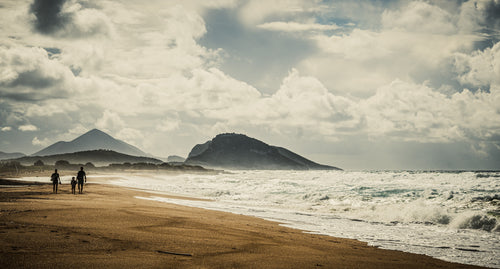 5:00pm picture of a beach shore